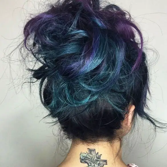girl-having-messy-bun-style-look-with-blue-colour